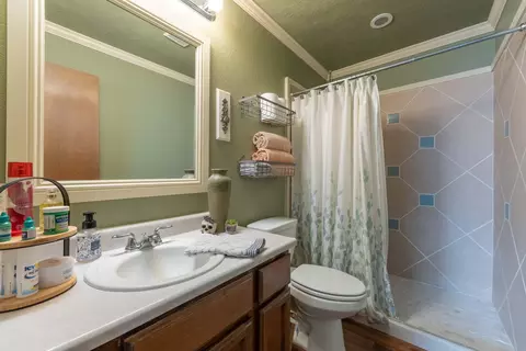1022 Goodview Way, Redding, CA 96003 photo 9