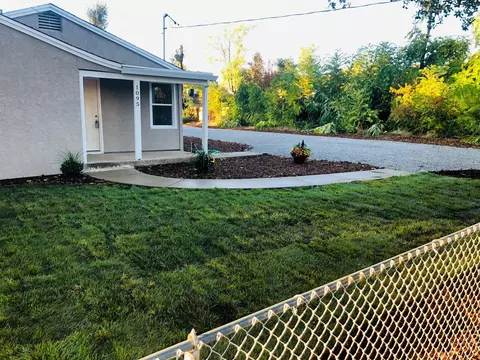 1095 Bond St, Redding, CA 96002 photo 4