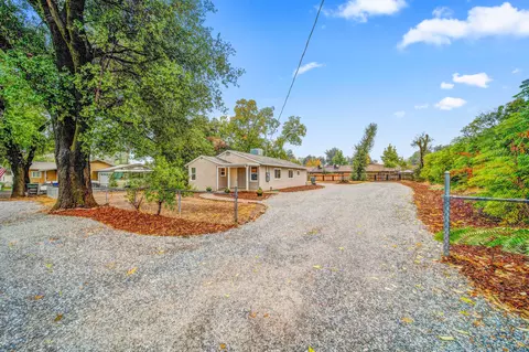 1095 Bond St, Redding, CA 96002 photo 1