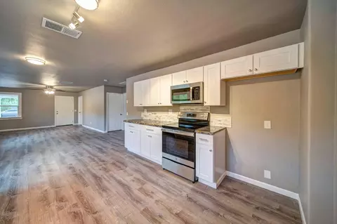 1095 Bond St, Redding, CA 96002 photo 11