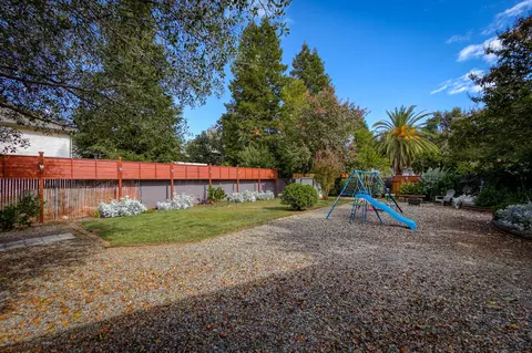 4721 Saratoga Dr, Redding, CA 96002 photo 18