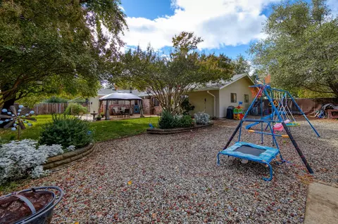 4721 Saratoga Dr, Redding, CA 96002 photo 62