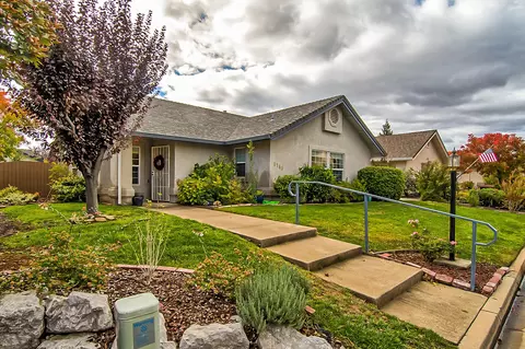 1763 Vera Cruz Trl, Redding, CA 96003 photo 2