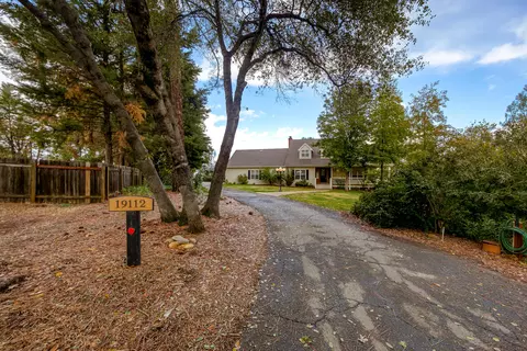 19112 Robledo Way, Redding, CA 96003 photo 2