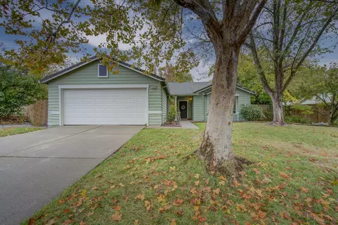 2151 Hemingway St, Redding, CA 96003 photo 1