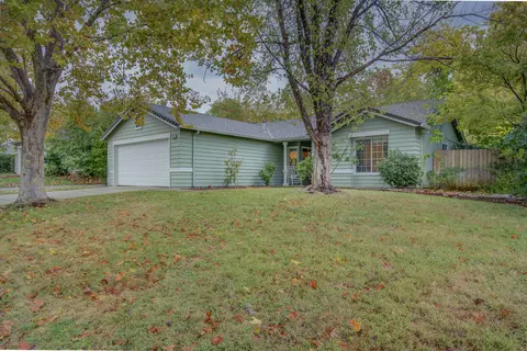 2151 Hemingway St, Redding, CA 96003 photo 2