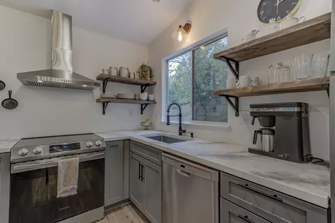 2151 Hemingway St, Redding, CA 96003 photo 10