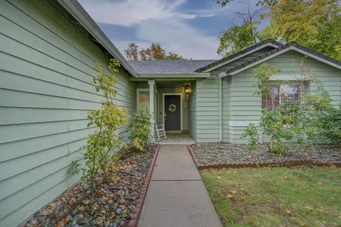 2151 Hemingway St, Redding, CA 96003 photo 3