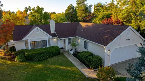 2217 Harlan Dr, Redding, CA 96003 photo 4