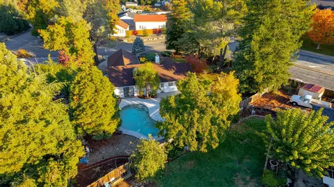2217 Harlan Dr, Redding, CA 96003 photo 10