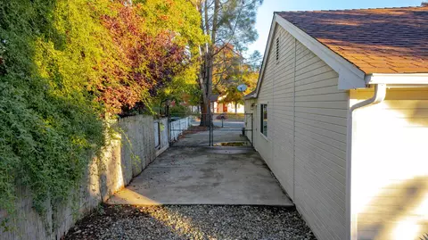 2217 Harlan Dr, Redding, CA 96003 photo 62