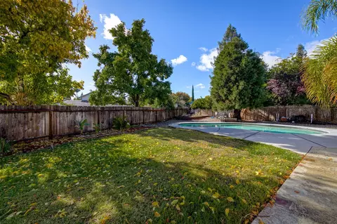 2217 Harlan Dr, Redding, CA 96003 photo 53