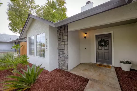 2185 Hacienda St, Redding, CA 96003 photo 2