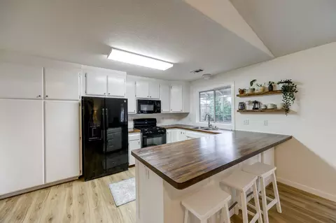 2185 Hacienda St, Redding, CA 96003 photo 12