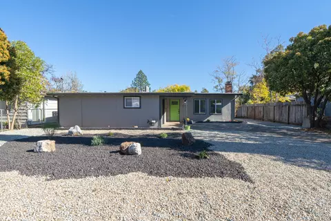 2909 Fairway Ave, Redding, CA 96002 photo 3
