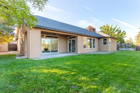 613 San Gabriel St, Redding, CA 96003 photo 25