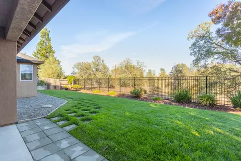 613 San Gabriel St, Redding, CA 96003 photo 23