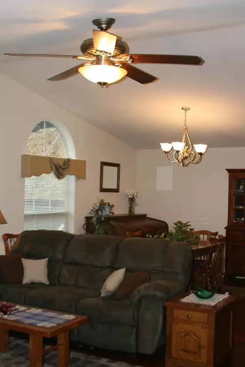 1389 Aztec Path, Redding, CA 96003 photo 7