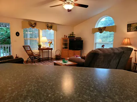 1389 Aztec Path, Redding, CA 96003 photo 9