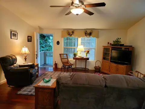 1389 Aztec Path, Redding, CA 96003 photo 10