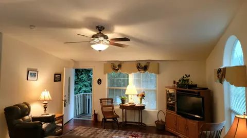 1389 Aztec Path, Redding, CA 96003 photo 8