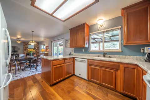 9048 Simmons Rd, Redding, CA 96001 photo 7