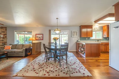 9048 Simmons Rd, Redding, CA 96001 photo 9