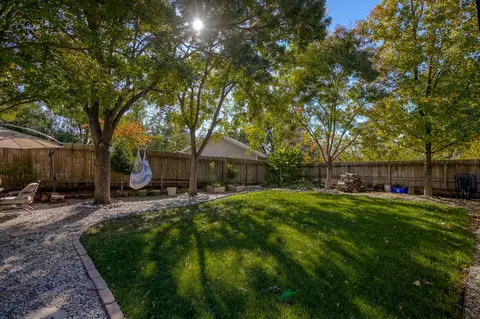 5637 Cascade Dr, Redding, CA 96003 photo 3