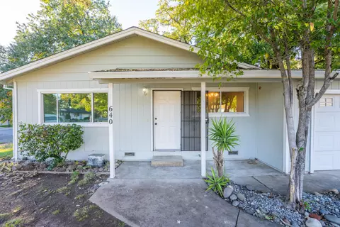 640 Christine Ave, Redding, CA 96003 photo 3