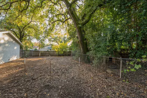 640 Christine Ave, Redding, CA 96003 photo 11