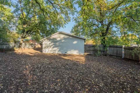 640 Christine Ave, Redding, CA 96003 photo 9