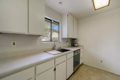 3680 Santa Rosa Way, Redding, CA 96003 photo 9