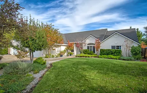 2195 Cumberland Dr, Redding, CA 96001 photo 1