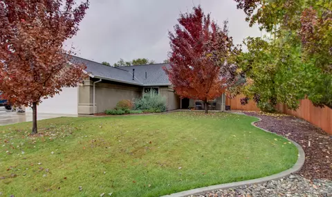 5574 Mill Pond Ln, Redding, CA 96001 photo 2