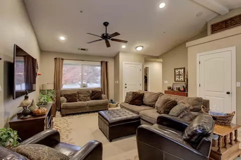 5574 Mill Pond Ln, Redding, CA 96001 photo 8