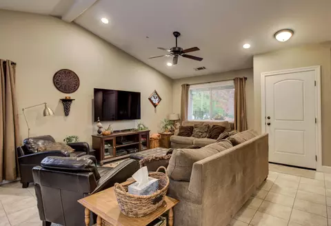 5574 Mill Pond Ln, Redding, CA 96001 photo 5