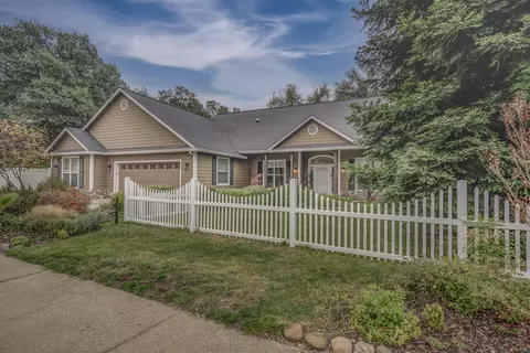 2731 Lake Redding Dr, Redding, CA 96003 photo 8