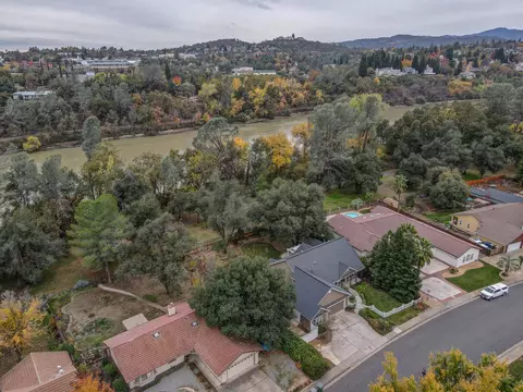 2731 Lake Redding Dr, Redding, CA 96003 photo 3