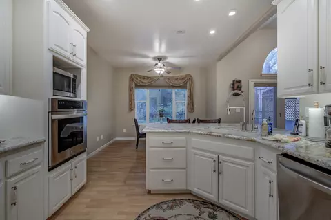 2731 Lake Redding Dr, Redding, CA 96003 photo 27