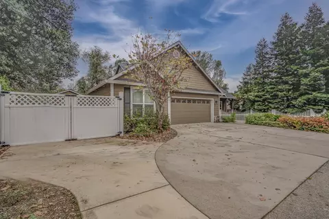 2731 Lake Redding Dr, Redding, CA 96003 photo 9