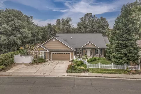 2731 Lake Redding Dr, Redding, CA 96003 photo 1