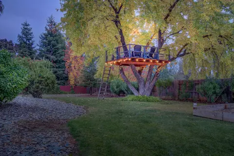 11517 La Costa Ct, Redding, CA 96003 photo 13