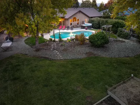 11517 La Costa Ct, Redding, CA 96003 photo 9