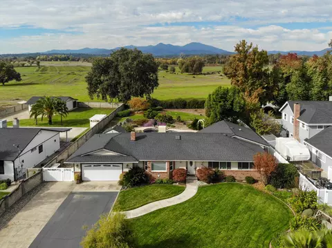 5956 Riverside Dr, Redding, CA 96001 photo 2