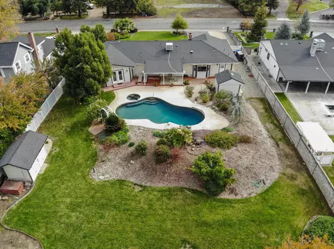 5956 Riverside Dr, Redding, CA 96001 photo 4