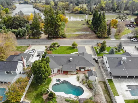 5956 Riverside Dr, Redding, CA 96001 photo 5