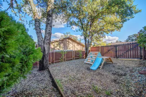 568 Royal Oaks Dr, Redding, CA 96001 photo 33