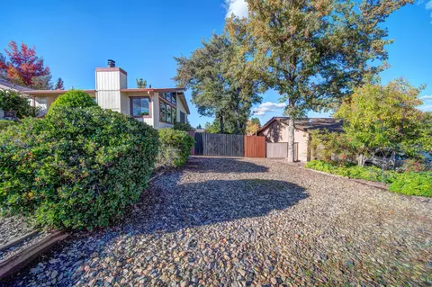 568 Royal Oaks Dr, Redding, CA 96001 photo 41