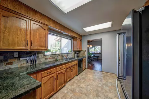 568 Royal Oaks Dr, Redding, CA 96001 photo 13