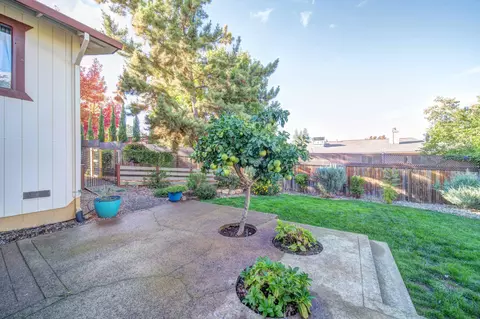568 Royal Oaks Dr, Redding, CA 96001 photo 35